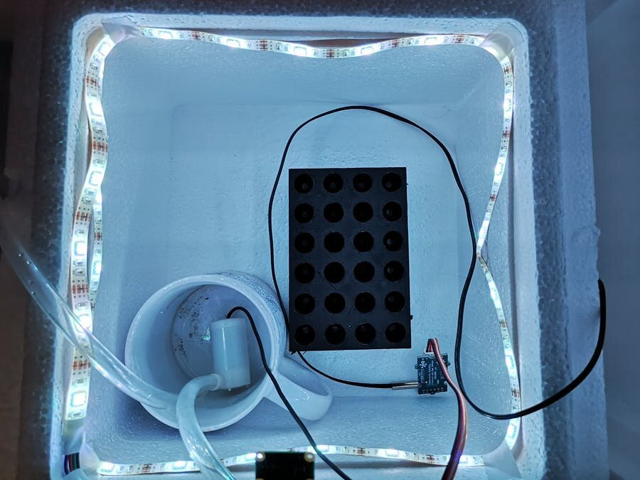 Plant Growth Chamber with real-time monitoring and remote control